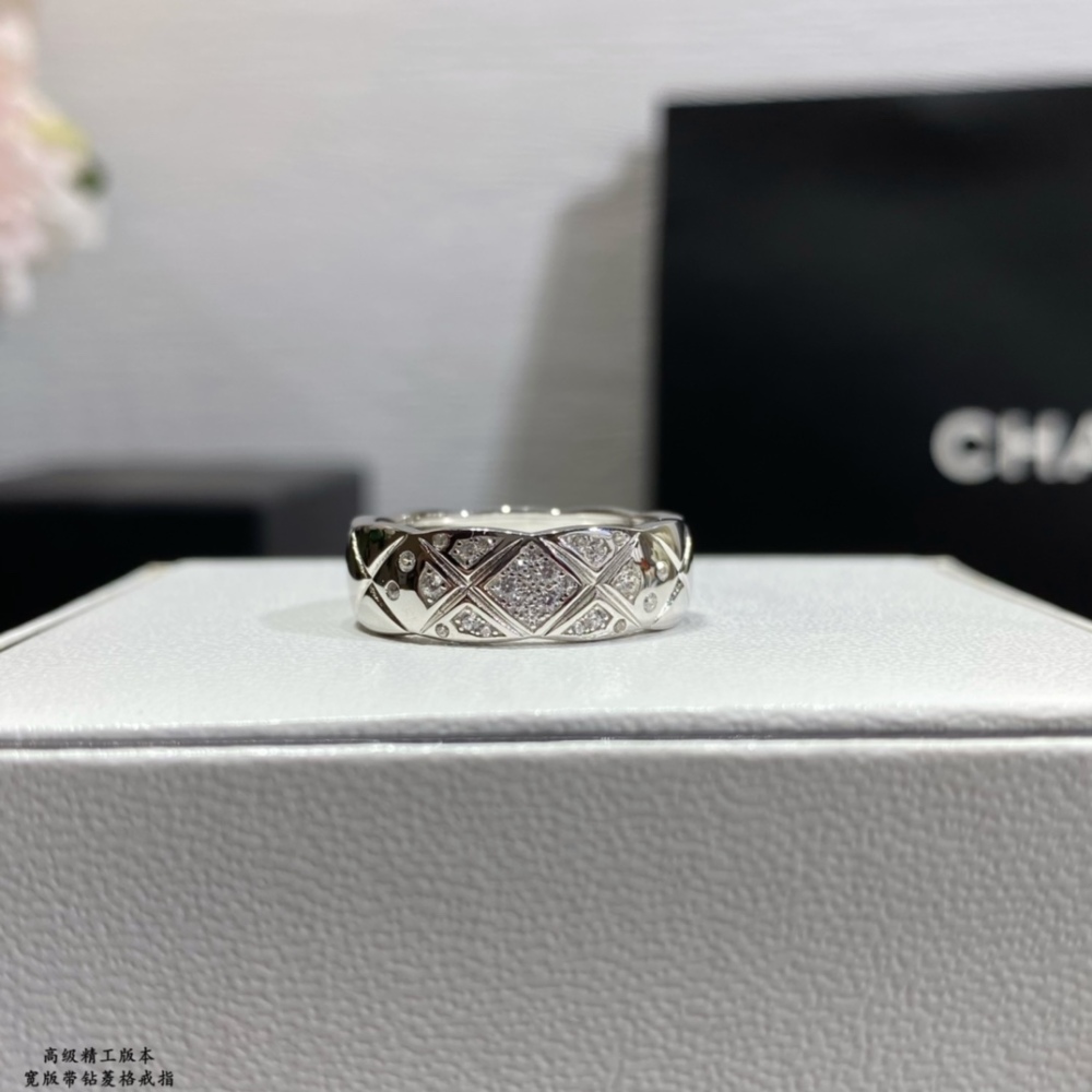 CHANEL rings