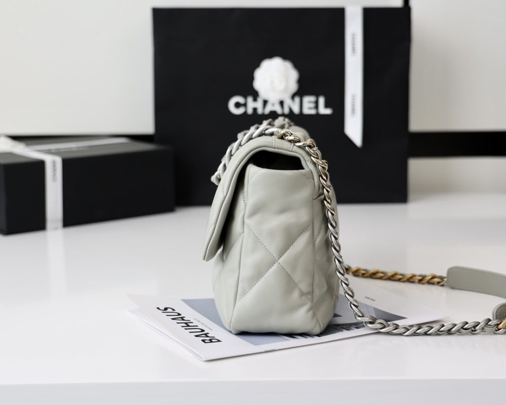 Chanel 19bag 1160 Mirror Boutique