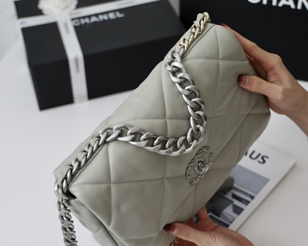 Chanel 19bag 1160 Mirror Boutique