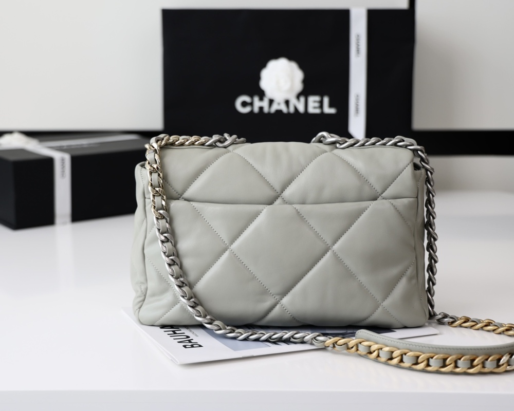 Chanel 19bag 1160 Mirror Boutique