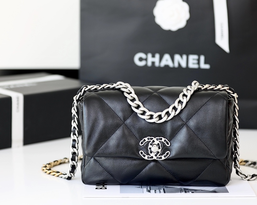 Chanel 19bag 1160 Mirror Boutique