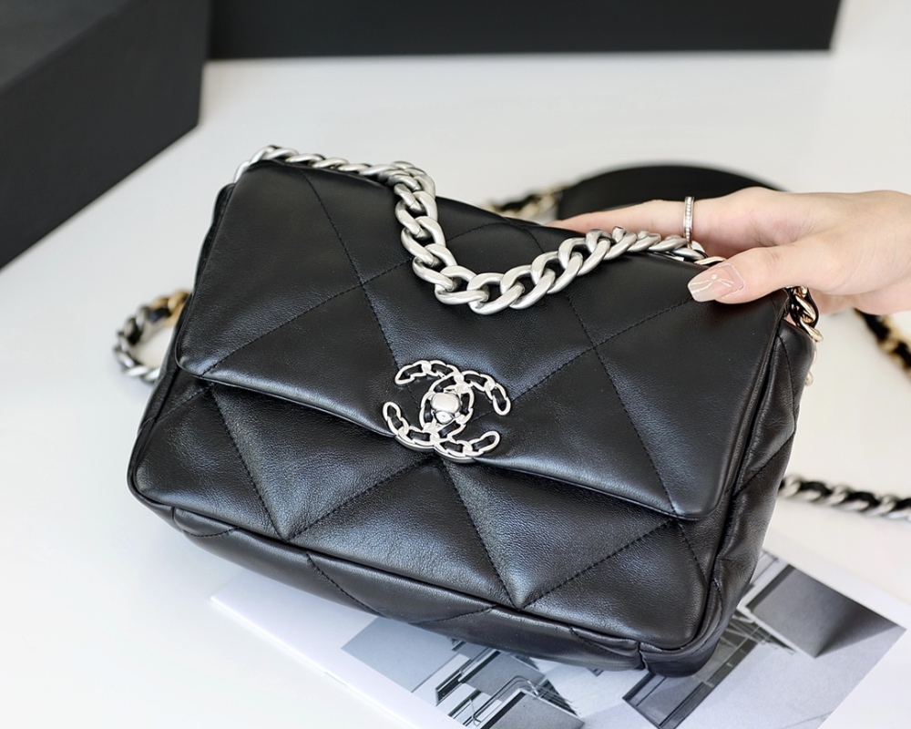 Chanel 19bag 1160 Mirror Boutique