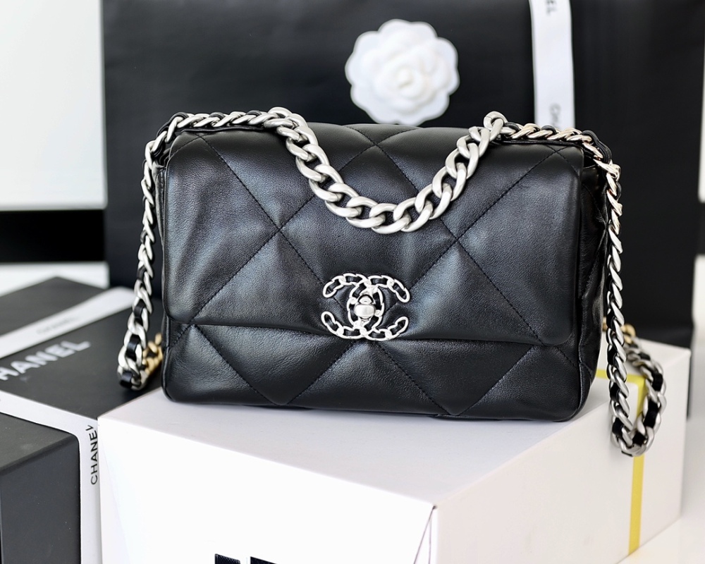 Chanel 19bag 1160 Mirror Boutique
