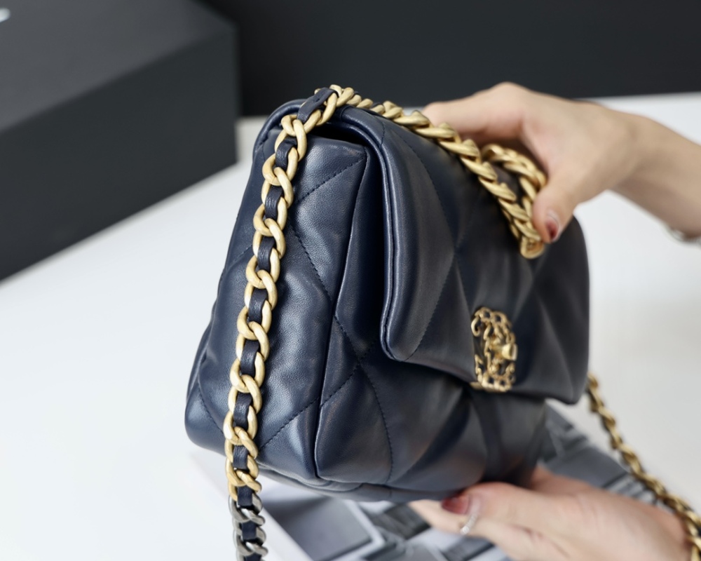 Chanel 19bag 1160 Mirror Boutique