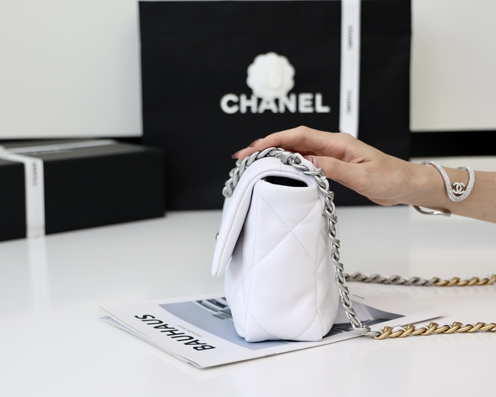 Chanel 19bag 1160 Mirror Boutique