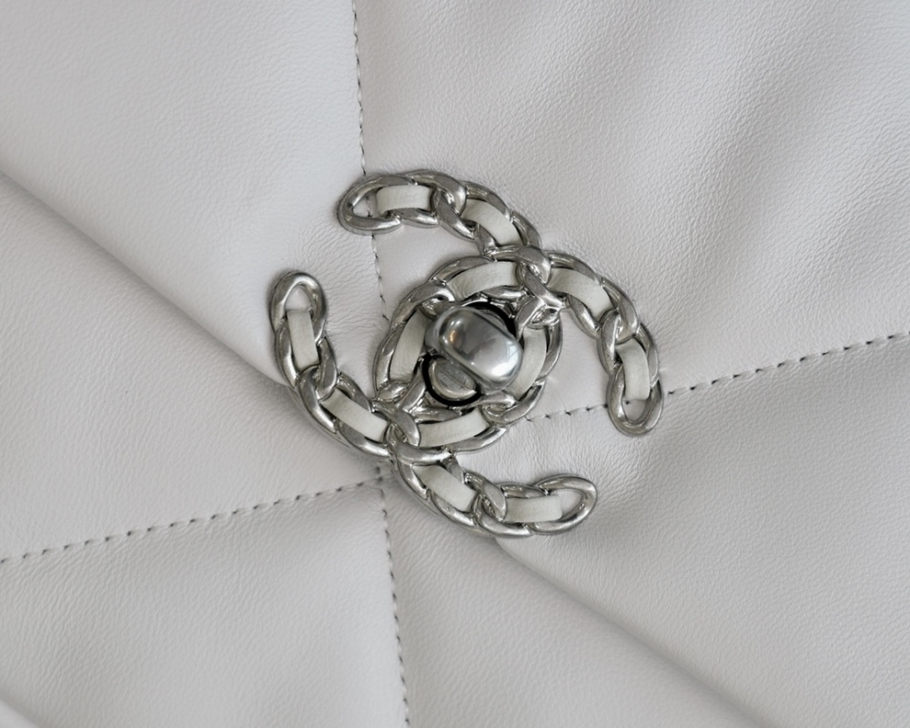 Chanel 19bag 1160 Mirror Boutique