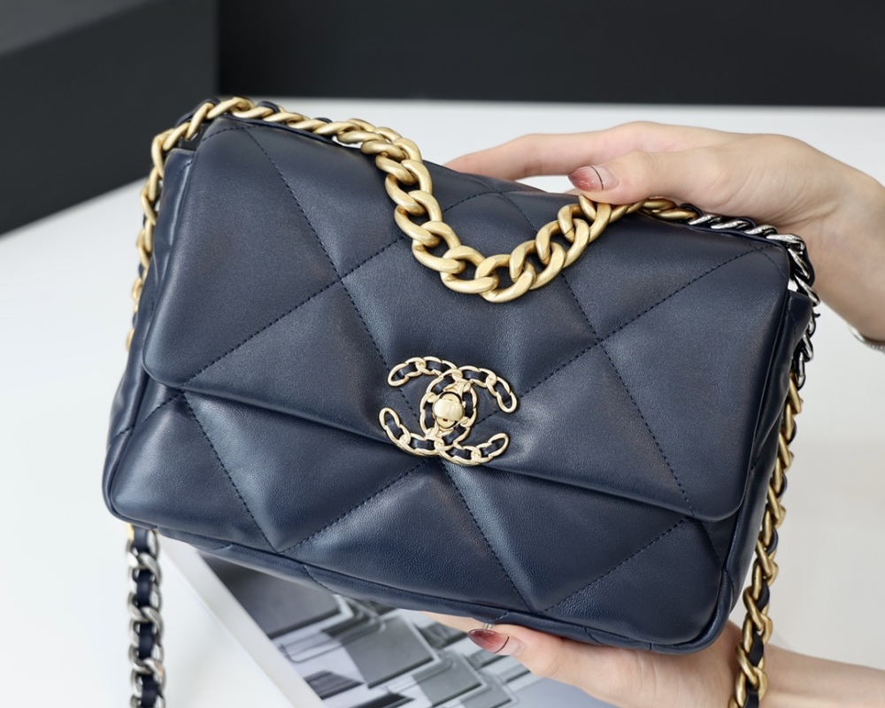 Chanel 19bag 1160 Mirror Boutique