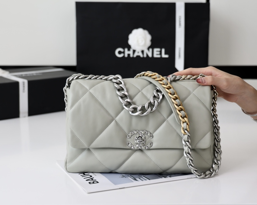 Chanel 19bag 1160 Mirror Boutique