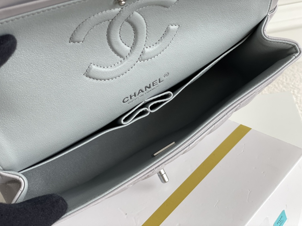 Chanel 𝘾𝙡𝙖𝙨𝙨𝙞𝙘 𝙁𝙡𝙖𝙥 CF bag 23C 1112 MM 25cm Mirror Boutique
