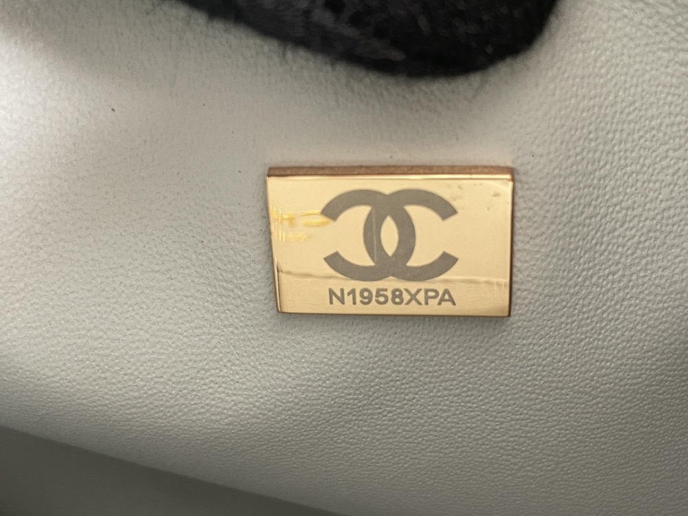 Chanel 𝘾𝙡𝙖𝙨𝙨𝙞𝙘 𝙁𝙡𝙖𝙥 CF bag 23C 1112 MM 25cm Mirror Boutique