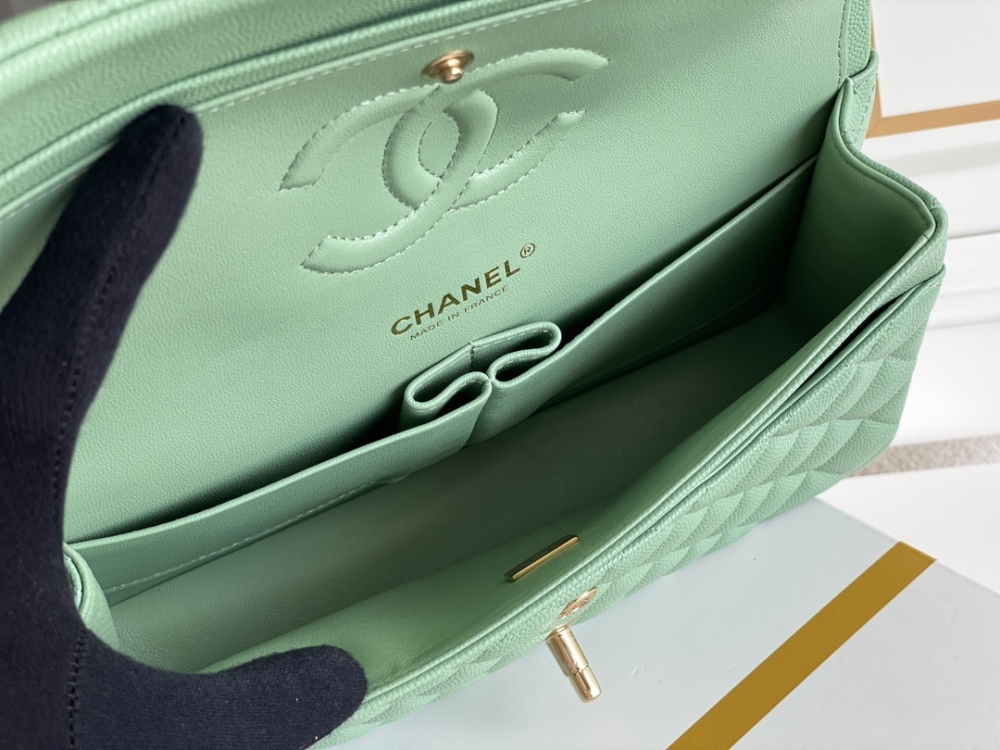 Chanel 𝘾𝙡𝙖𝙨𝙨𝙞𝙘 𝙁𝙡𝙖𝙥 CF bag 23C 1112 MM 25cm Mirror Boutique