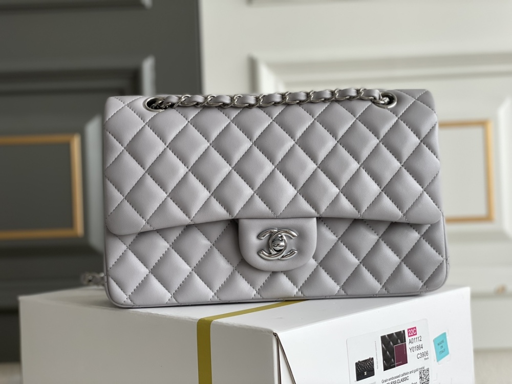 Chanel 𝘾𝙡𝙖𝙨𝙨𝙞𝙘 𝙁𝙡𝙖𝙥 CF bag 23C 1112 MM 25cm Mirror Boutique