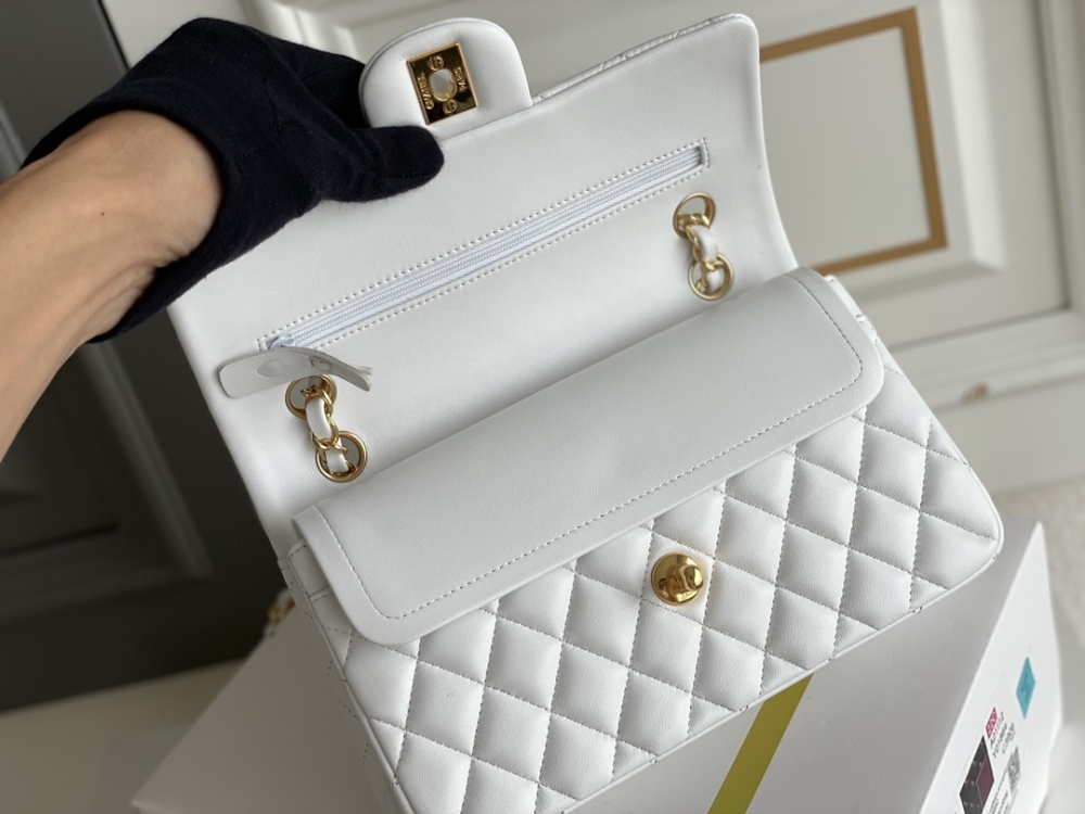 Chanel 𝘾𝙡𝙖𝙨𝙨𝙞𝙘 𝙁𝙡𝙖𝙥 CF bag 23C 1112 PM 23cm Mirror Boutique