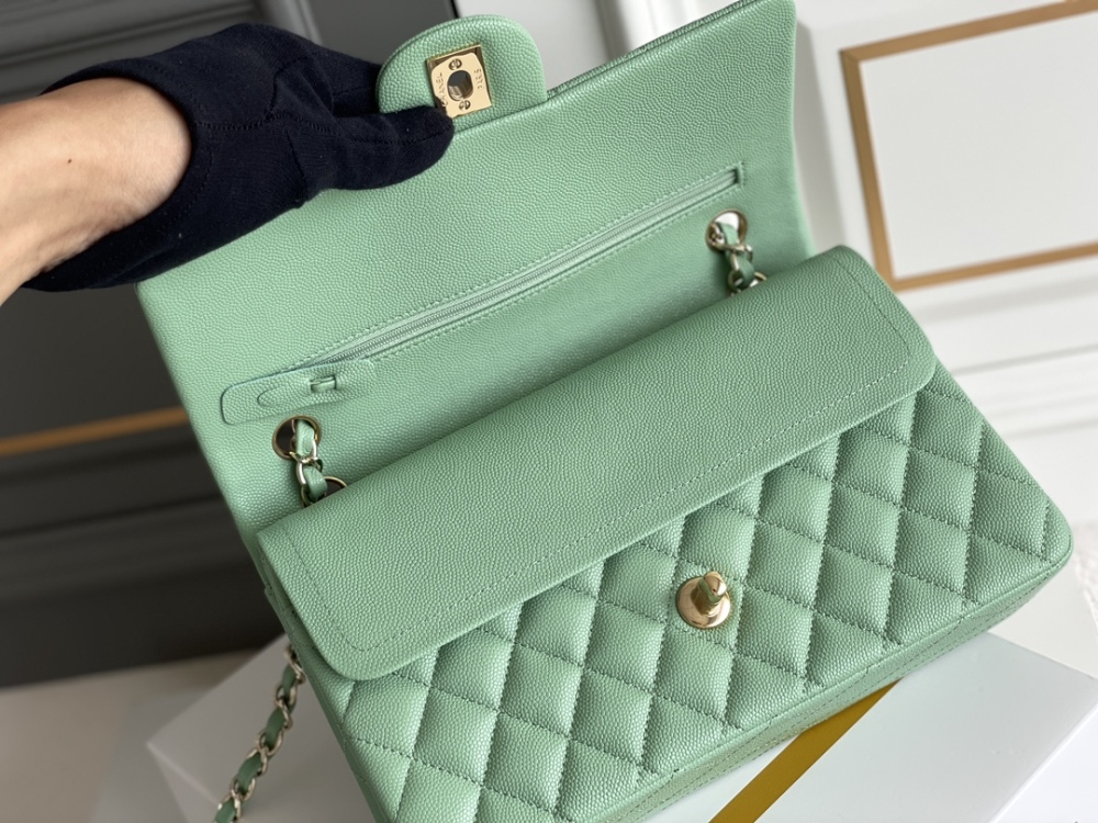 Chanel 𝘾𝙡𝙖𝙨𝙨𝙞𝙘 𝙁𝙡𝙖𝙥 CF bag 23C 1112 MM 25cm Mirror Boutique
