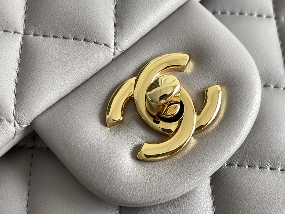 Chanel 𝘾𝙡𝙖𝙨𝙨𝙞𝙘 𝙁𝙡𝙖𝙥 CF bag 23C 1112 MM 25cm Mirror Boutique