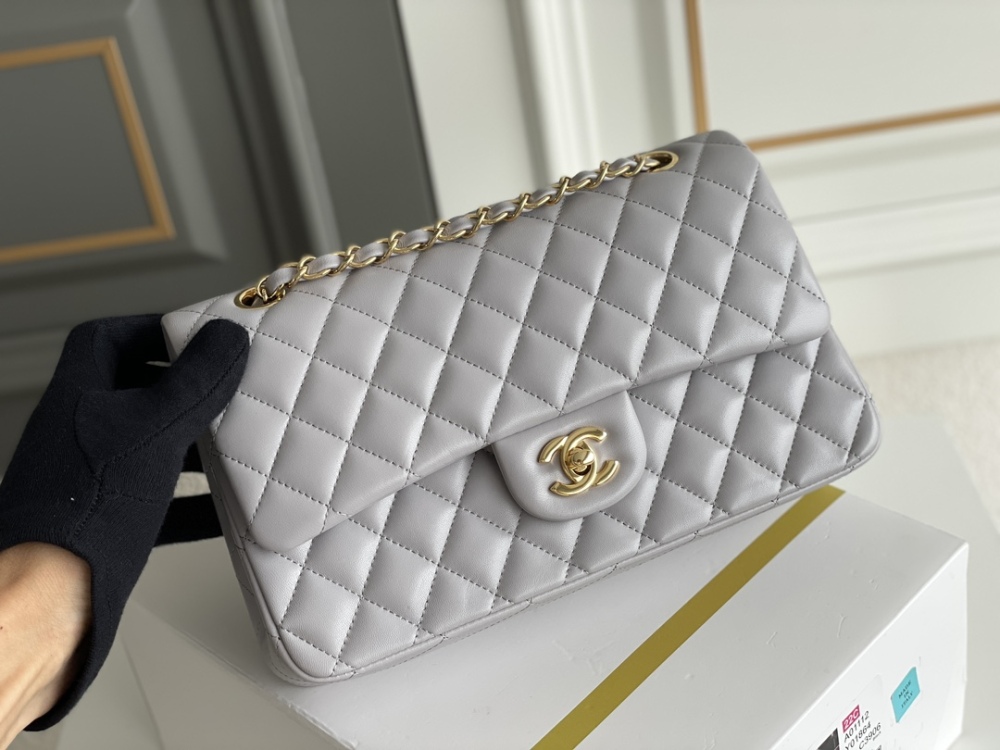 Chanel 𝘾𝙡𝙖𝙨𝙨𝙞𝙘 𝙁𝙡𝙖𝙥 CF bag 23C 1112 MM 25cm Mirror Boutique