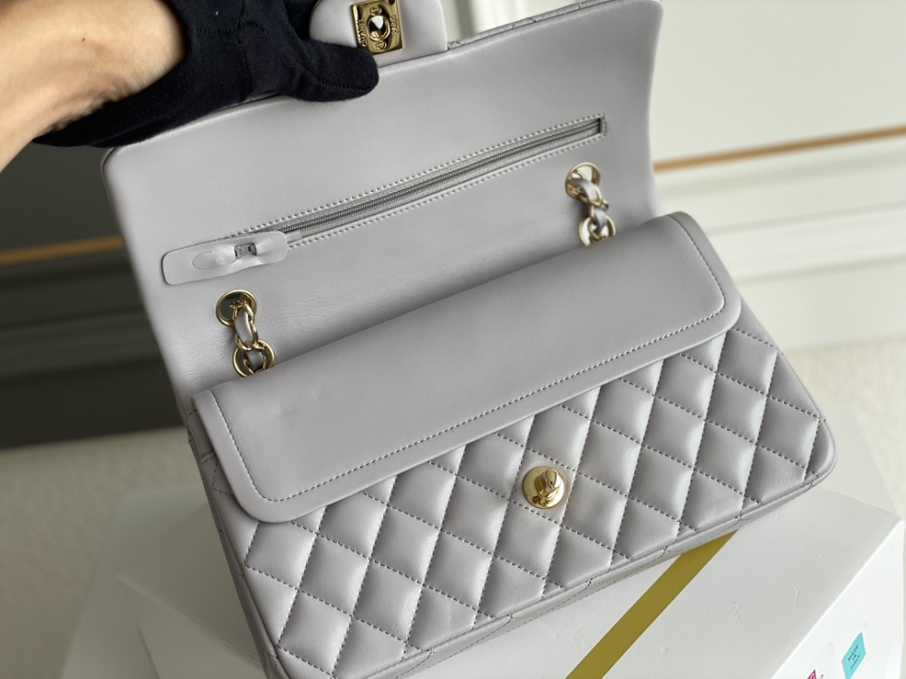 Chanel 𝘾𝙡𝙖𝙨𝙨𝙞𝙘 𝙁𝙡𝙖𝙥 CF bag 23C 1112 MM 25cm Mirror Boutique