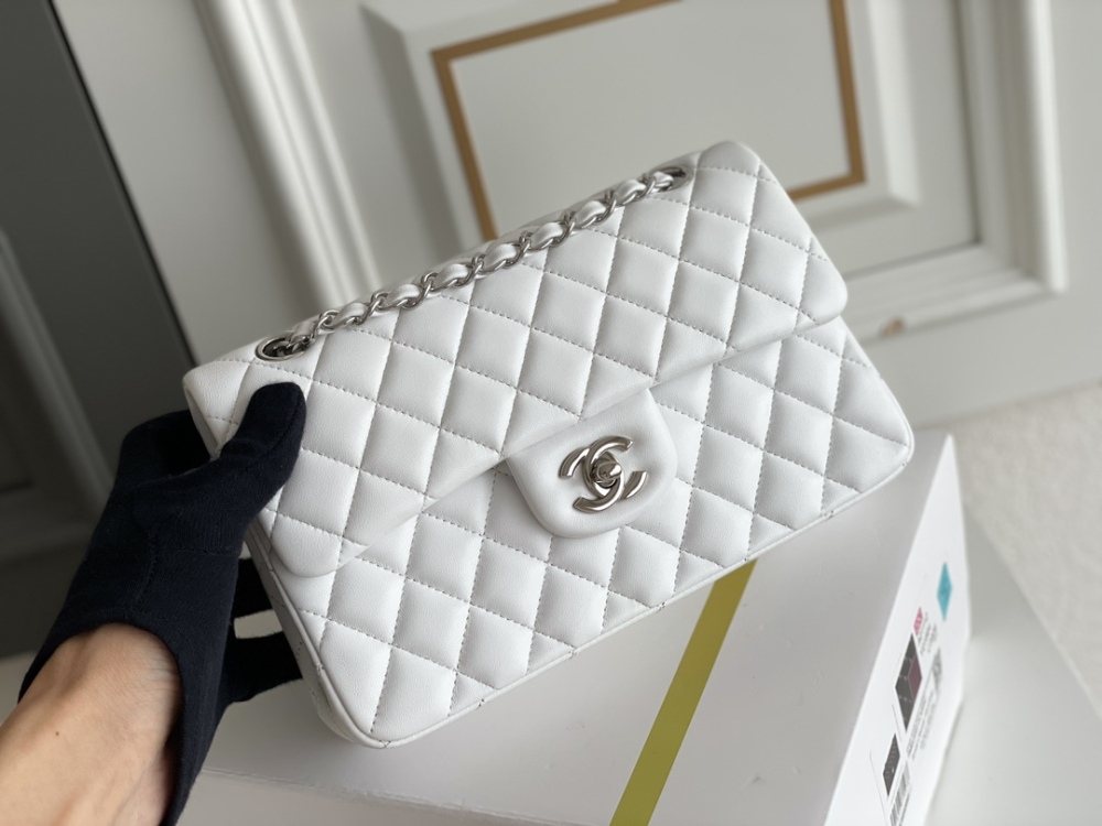 Chanel 𝘾𝙡𝙖𝙨𝙨𝙞𝙘 𝙁𝙡𝙖𝙥 CF bag 23C 1112 PM 23cm Mirror Boutique