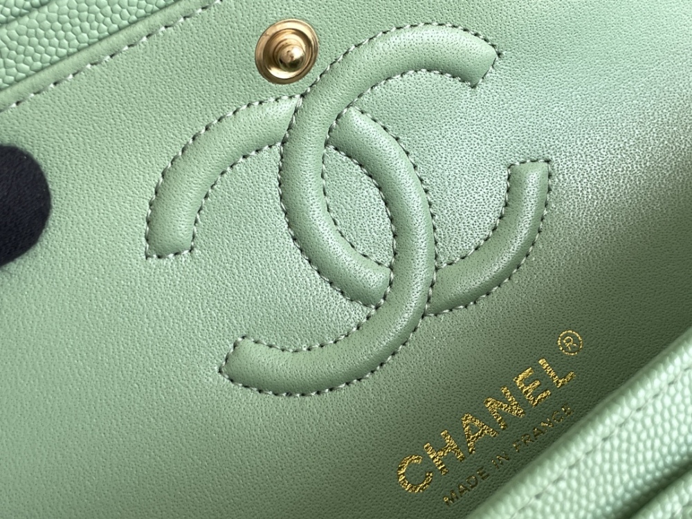 Chanel 𝘾𝙡𝙖𝙨𝙨𝙞𝙘 𝙁𝙡𝙖𝙥 CF bag 23C 1112 PM 23cm Mirror Boutique