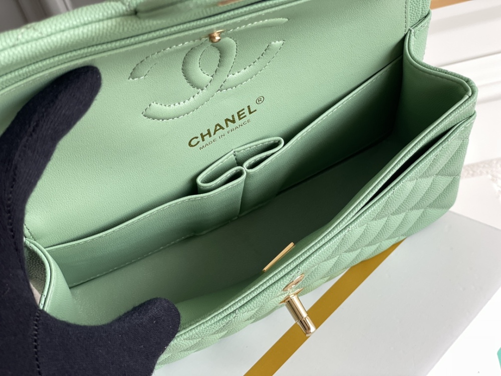 Chanel 𝘾𝙡𝙖𝙨𝙨𝙞𝙘 𝙁𝙡𝙖𝙥 CF bag 23C 1112 PM 23cm Mirror Boutique