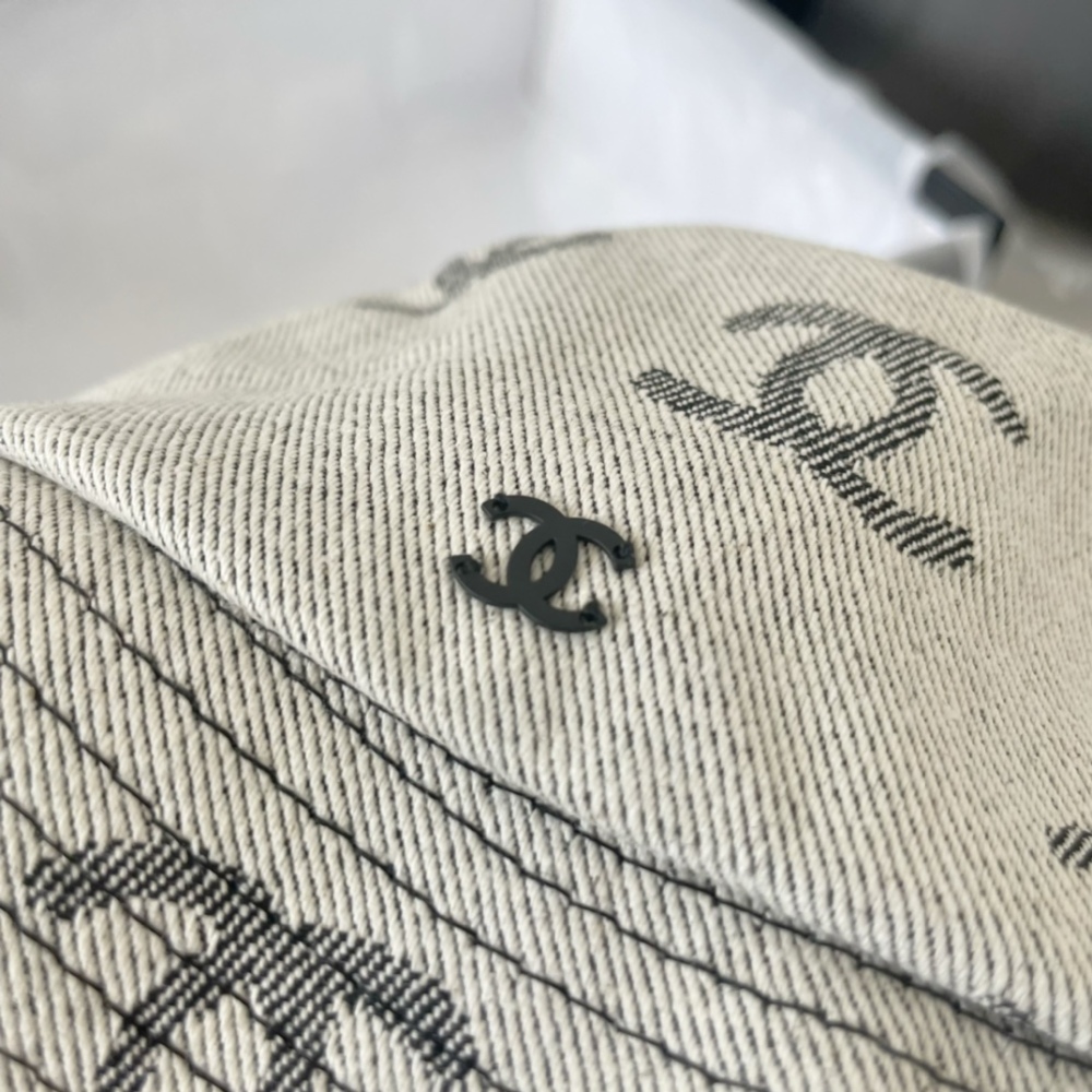 CHANEL  bucket hat