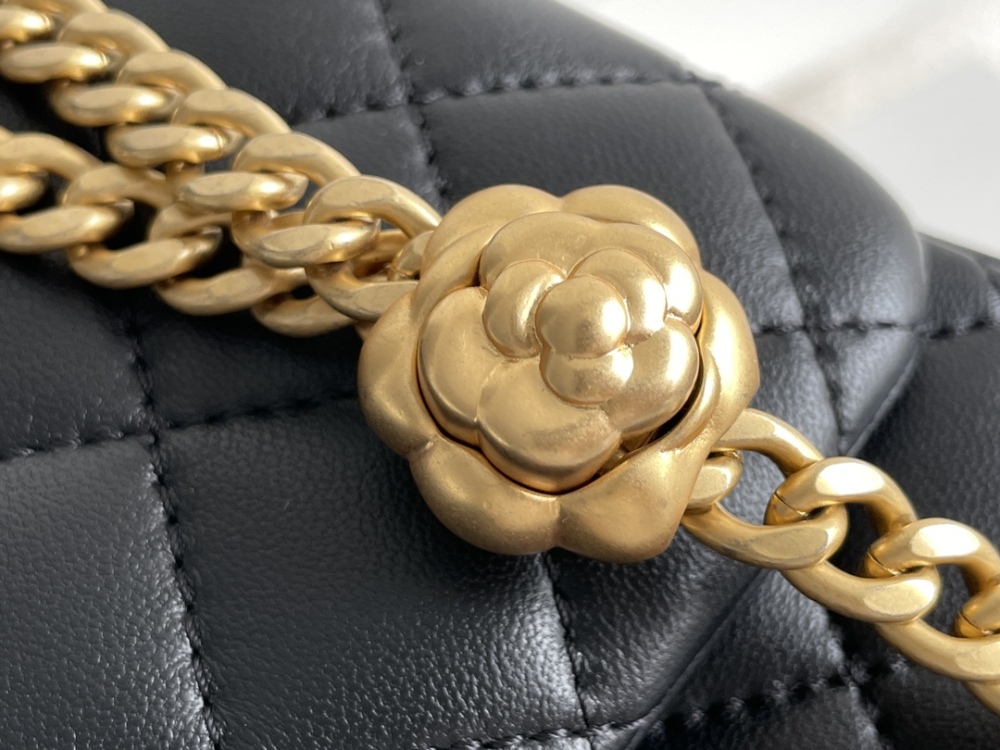 Chanel Camellia adjustment buckle CF bag 23S 23.5cm Mirror Boutique