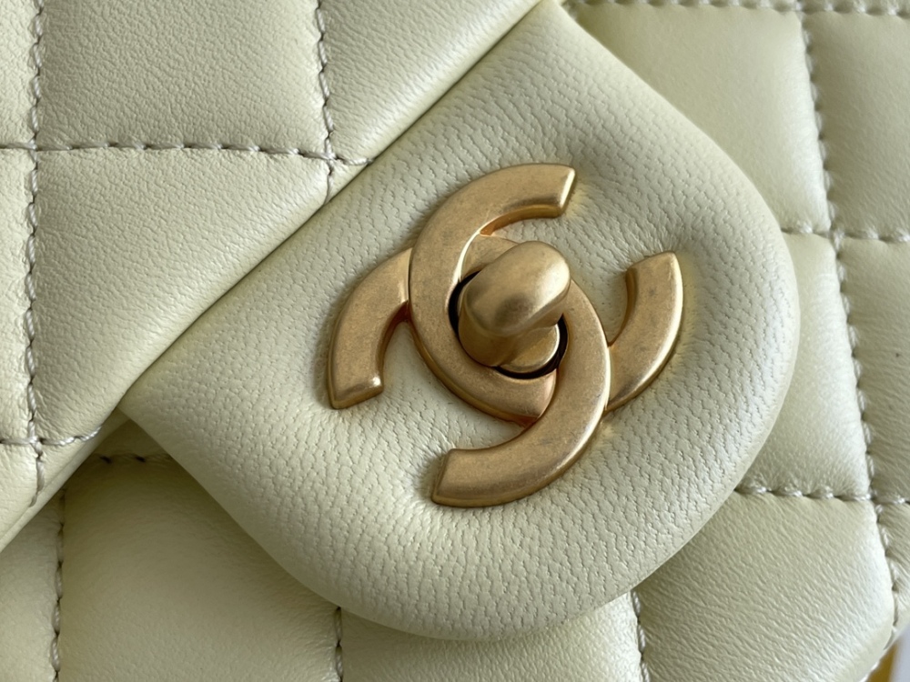 Chanel Camellia adjustment buckle CF bag 23S 23.5cm Mirror Boutique