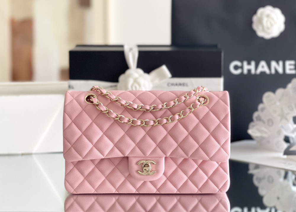 Chanel 𝘾𝙡𝙖𝙨𝙨𝙞𝙘 𝙁𝙡𝙖𝙥 bag MM 25cm Mirror Boutique
