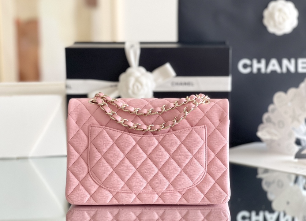 Chanel 𝘾𝙡𝙖𝙨𝙨𝙞𝙘 𝙁𝙡𝙖𝙥 bag 23cm Mirror Boutique