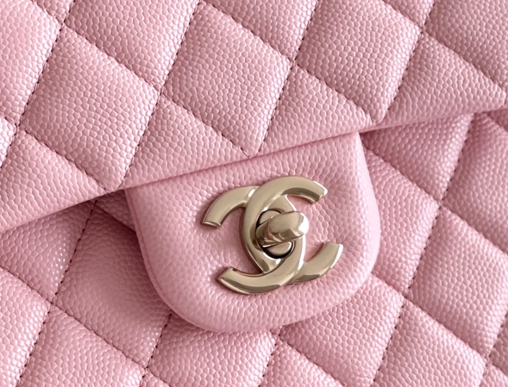 Chanel 𝘾𝙡𝙖𝙨𝙨𝙞𝙘 𝙁𝙡𝙖𝙥 bag 23cm Mirror Boutique