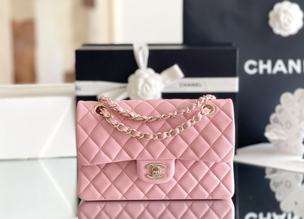 Chanel 𝘾𝙡𝙖𝙨𝙨𝙞𝙘 𝙁𝙡𝙖𝙥 bag 23cm Mirror Boutique