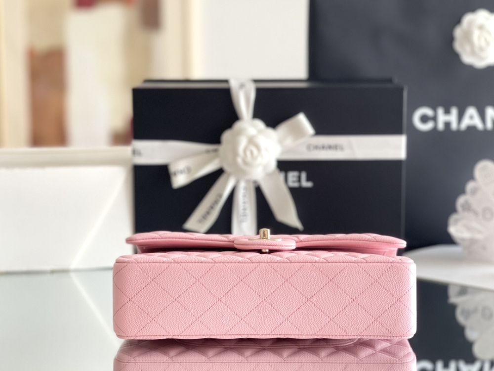 Chanel 𝘾𝙡𝙖𝙨𝙨𝙞𝙘 𝙁𝙡𝙖𝙥 bag MM 25cm Mirror Boutique