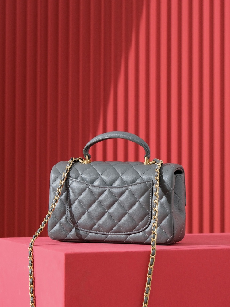 Chanel  𝐌𝐢𝐧𝐢 𝐂𝐟 𝐇𝐚𝐧𝐝𝐥𝐞 2431 Mirror Boutique