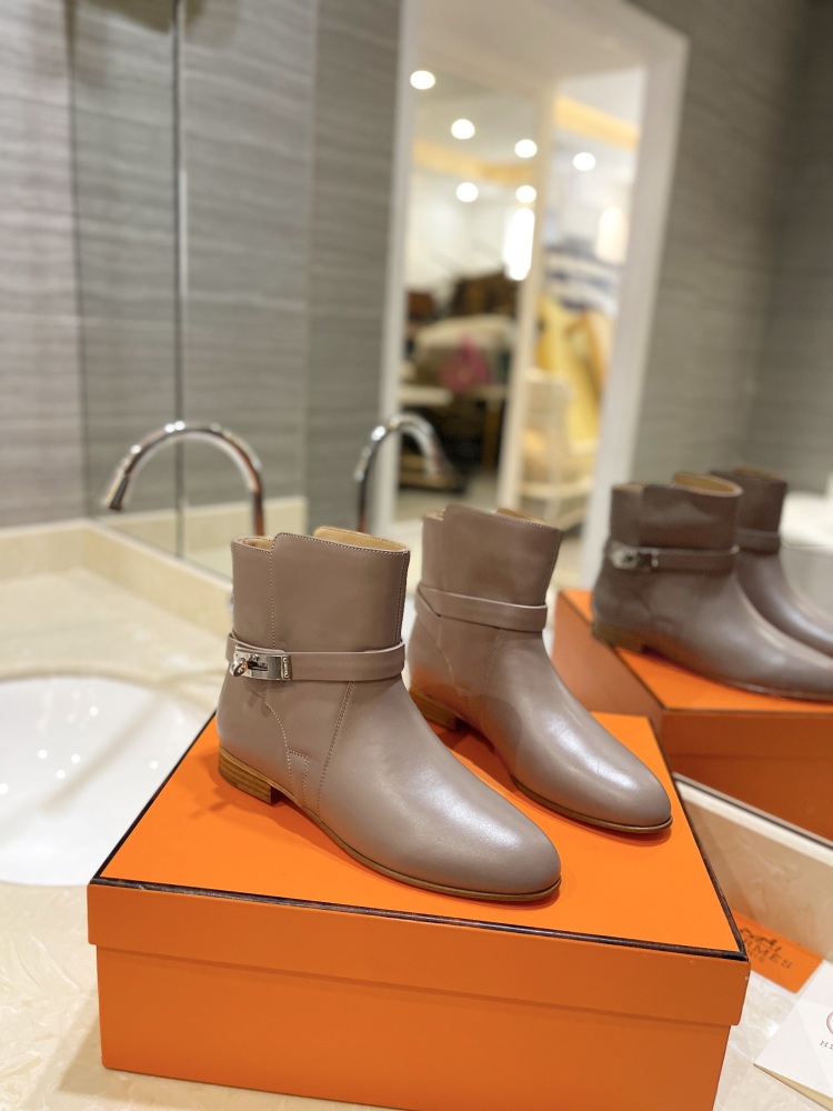 Hermes boots 𝓗𝓮𝓻𝓶𝓮𝓢