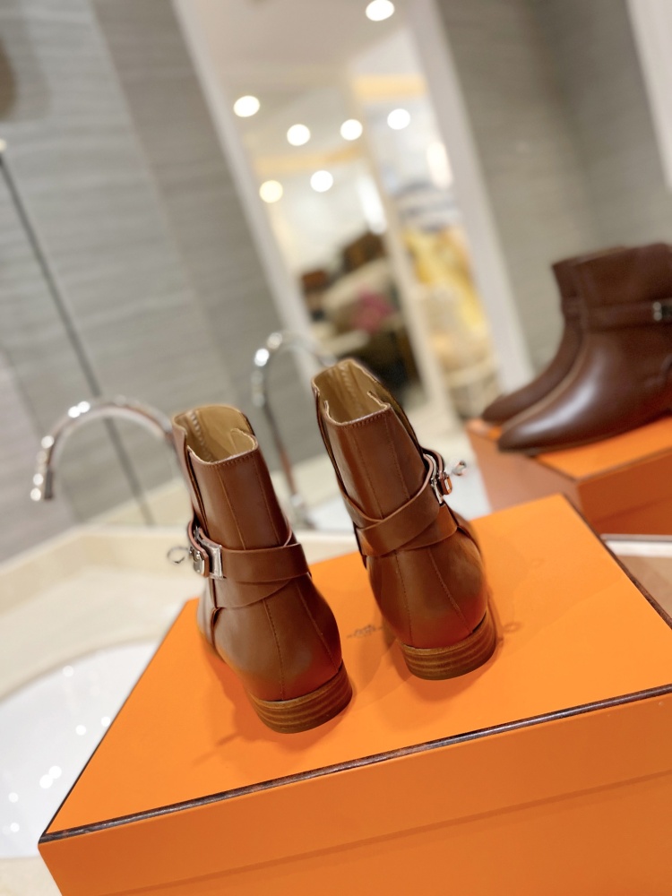 Hermes boots 𝓗𝓮𝓻𝓶𝓮𝓢