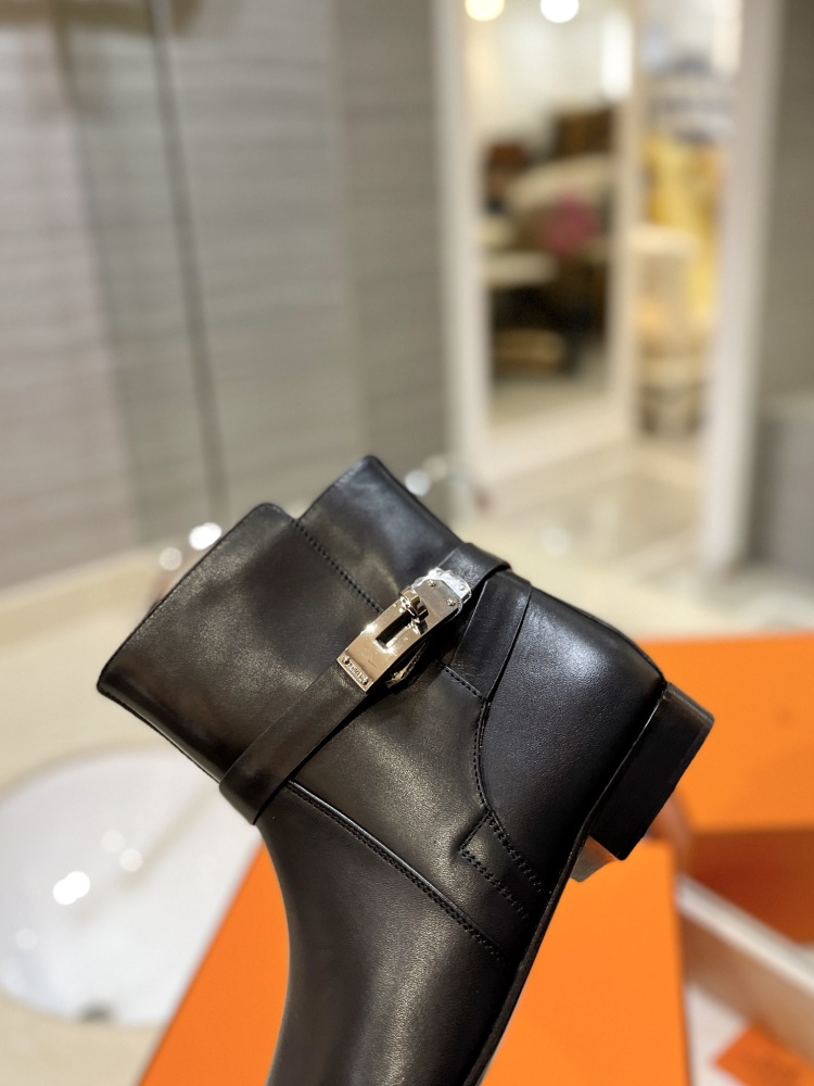 Hermes boots 𝓗𝓮𝓻𝓶𝓮𝓢