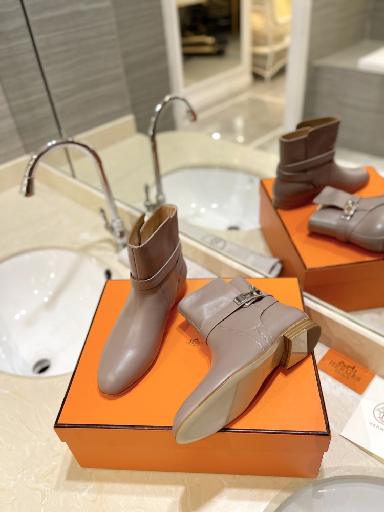 Hermes boots 𝓗𝓮𝓻𝓶𝓮𝓢