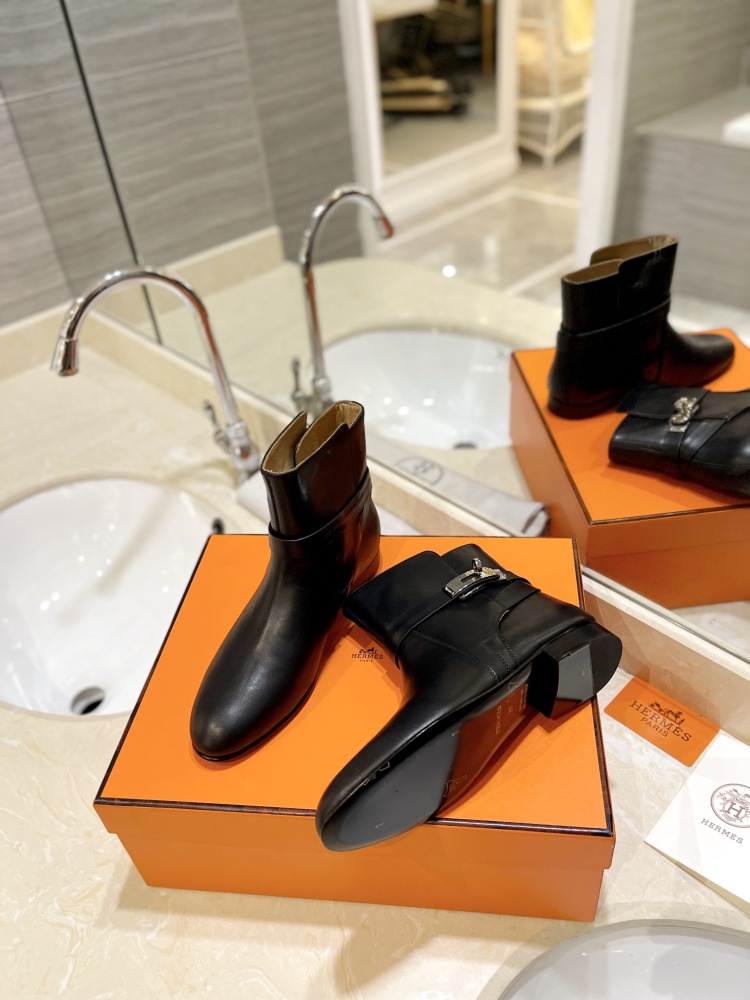 Hermes boots 𝓗𝓮𝓻𝓶𝓮𝓢