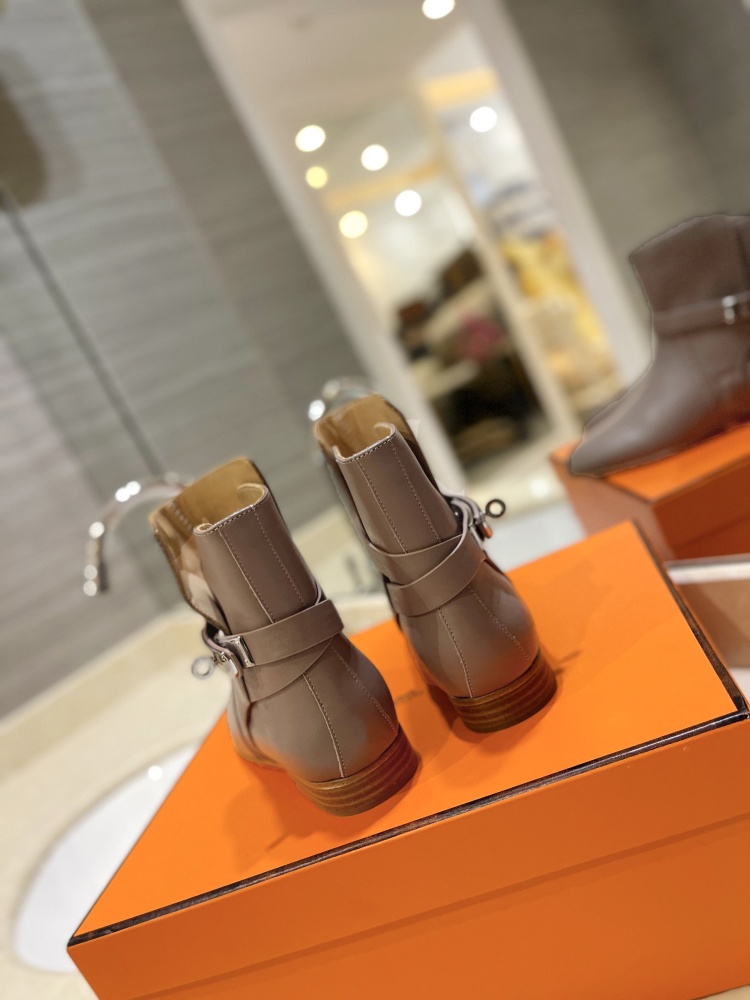 Hermes boots 𝓗𝓮𝓻𝓶𝓮𝓢