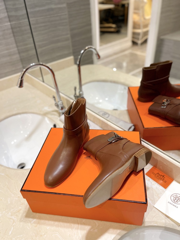 Hermes boots 𝓗𝓮𝓻𝓶𝓮𝓢