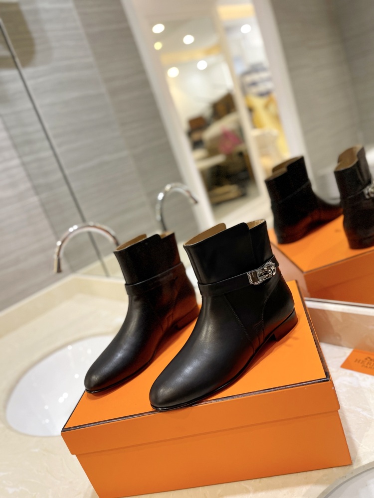 Hermes boots 𝓗𝓮𝓻𝓶𝓮𝓢