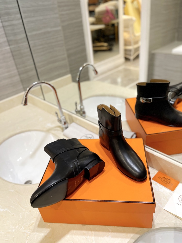 Hermes boots 𝓗𝓮𝓻𝓶𝓮𝓢