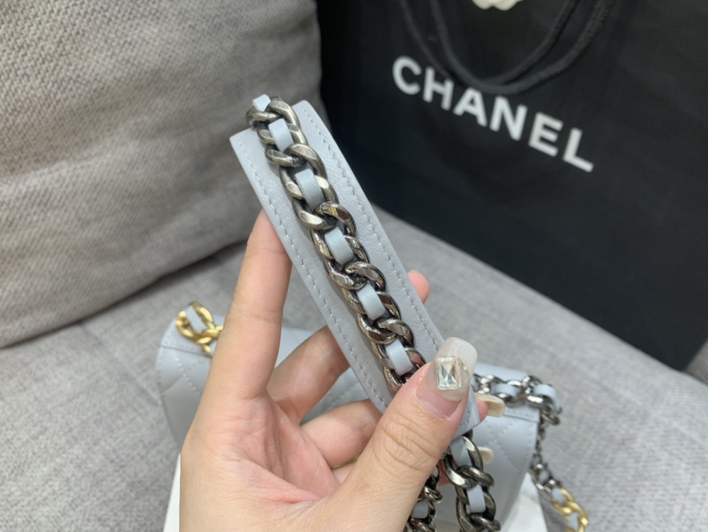 Chanel 19bag wo𝙲 Mirror Boutique