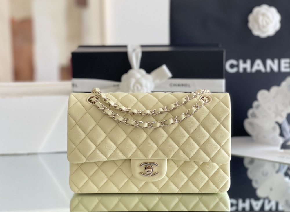 Chanel CF 𝘾𝙡𝙖𝙨𝙨𝙞𝙘 𝙁𝙡𝙖𝙥 bag 25cm Mirror Boutique