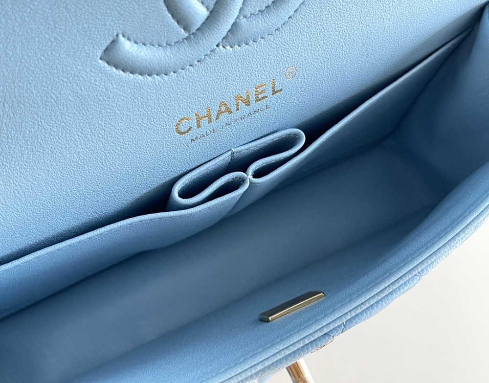 Chanel CF 𝘾𝙡𝙖𝙨𝙨𝙞𝙘 𝙁𝙡𝙖𝙥 bag 23cm Mirror Boutique