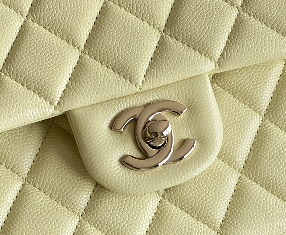 Chanel CF 𝘾𝙡𝙖𝙨𝙨𝙞𝙘 𝙁𝙡𝙖𝙥 bag 25cm Mirror Boutique