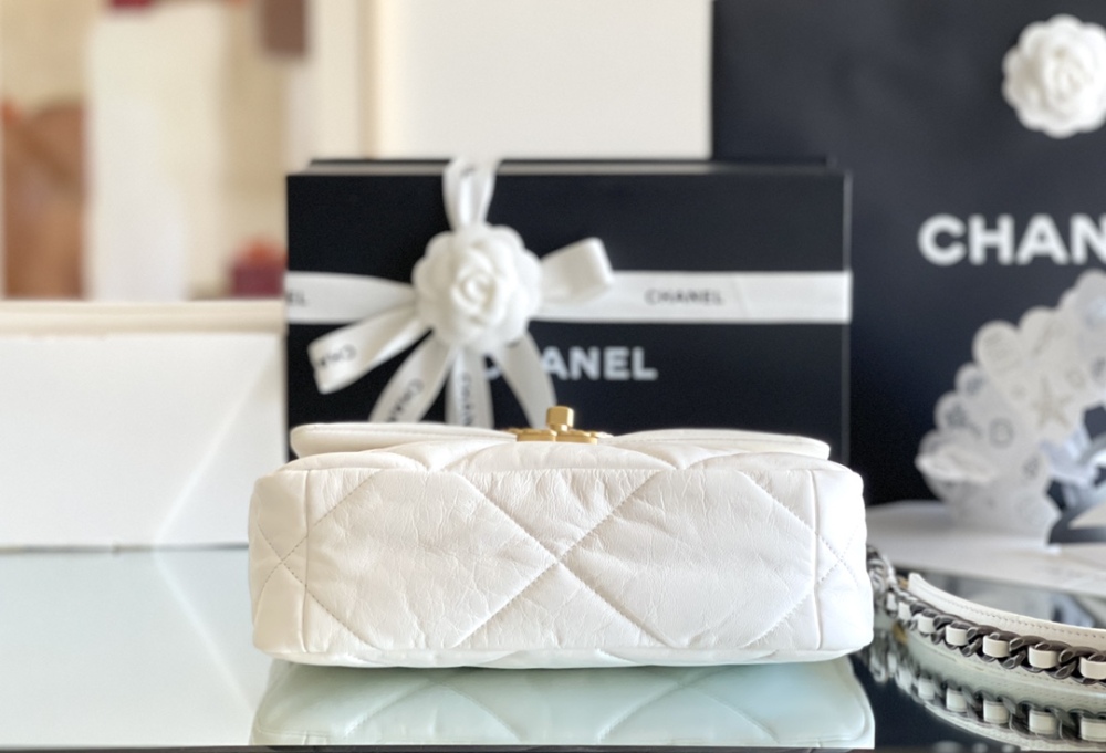 Chanel 19bag 26m Mirror Boutique