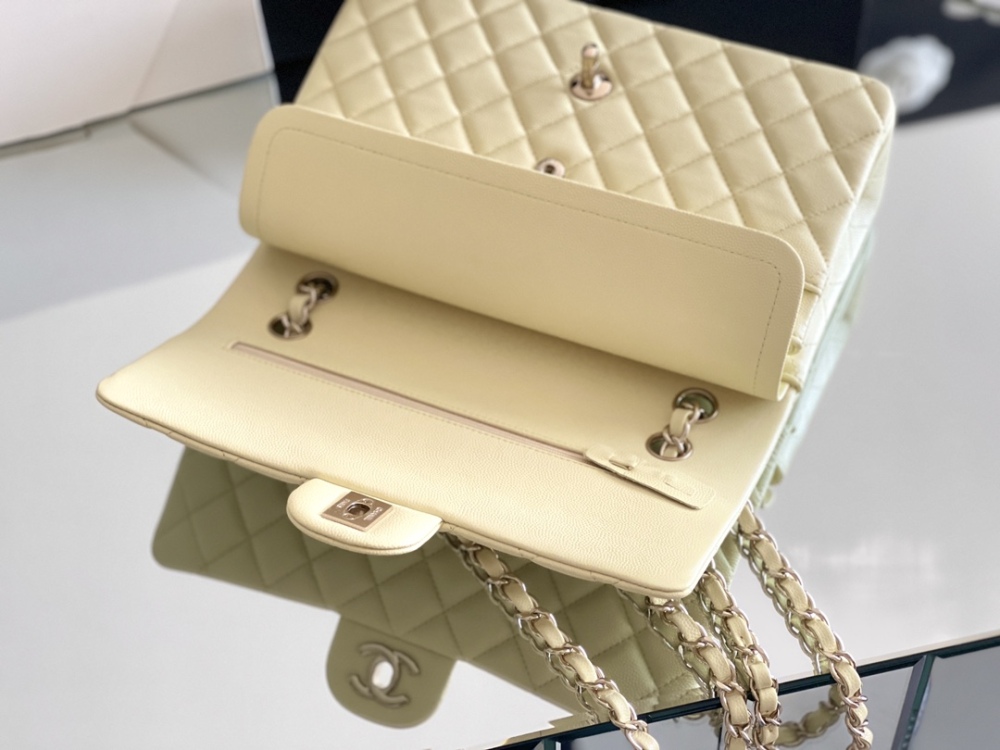 Chanel CF 𝘾𝙡𝙖𝙨𝙨𝙞𝙘 𝙁𝙡𝙖𝙥 bag 25cm Mirror Boutique