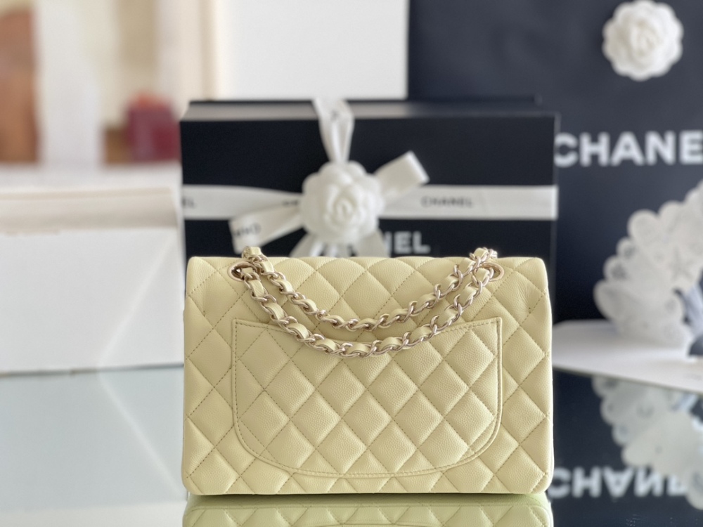 Chanel CF 𝘾𝙡𝙖𝙨𝙨𝙞𝙘 𝙁𝙡𝙖𝙥 bag 23cm Mirror Boutique