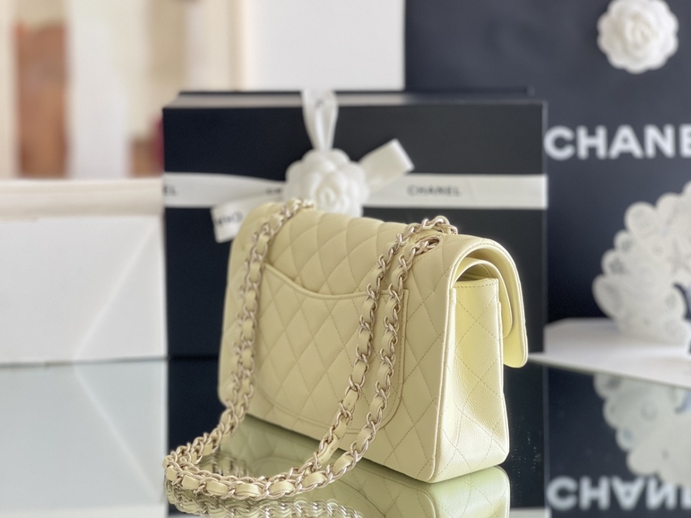 Chanel CF 𝘾𝙡𝙖𝙨𝙨𝙞𝙘 𝙁𝙡𝙖𝙥 bag 23cm Mirror Boutique